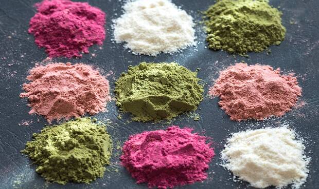 Bunte Palette aus Pulvern: Echte Superfoods oder Fälschungen? © JulyProkopiv / iStock / Thinkstock Bunte Palette aus Pulvern: Echte Superfoods oder Fälschungen? © JulyProkopiv / iStock / Thinkstock