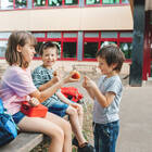 Ess- und Kaufverhalten: Grundschulkinder beeinflussen Gleichaltrige beim Kauf von Snacks