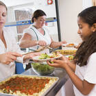 Die „Mahlzeitendiktatur“ oder: Was sollen Kinder in Kita und Grundschule essen (dürfen)?